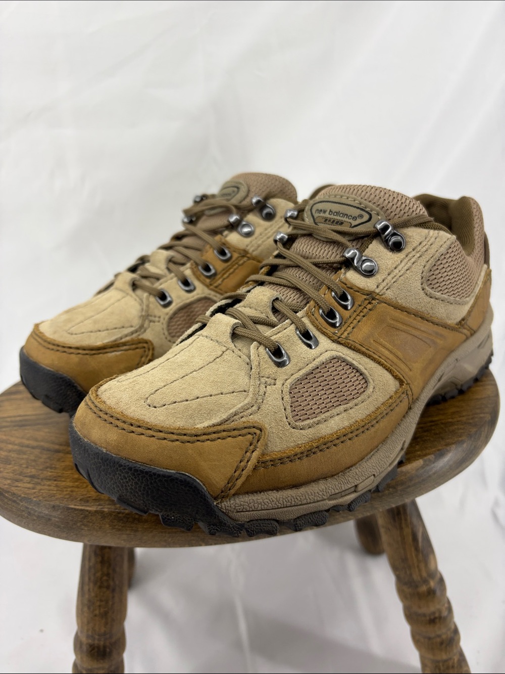 New Balance 748 Womens Country Walking Trekking Trail Hiking Shoes, sz 7 Wide
